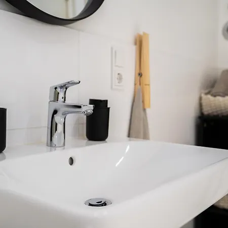 Apartman 1 Bedroom - Lage - Kaffee - Wifi - Modern - Parkplaetze