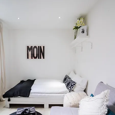 1 Bedroom - Lage - Kaffee - Wifi - Modern - Parkplaetze *