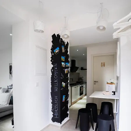 1 Bedroom - Lage - Kaffee - Wifi - Modern - Parkplaetze Apartman